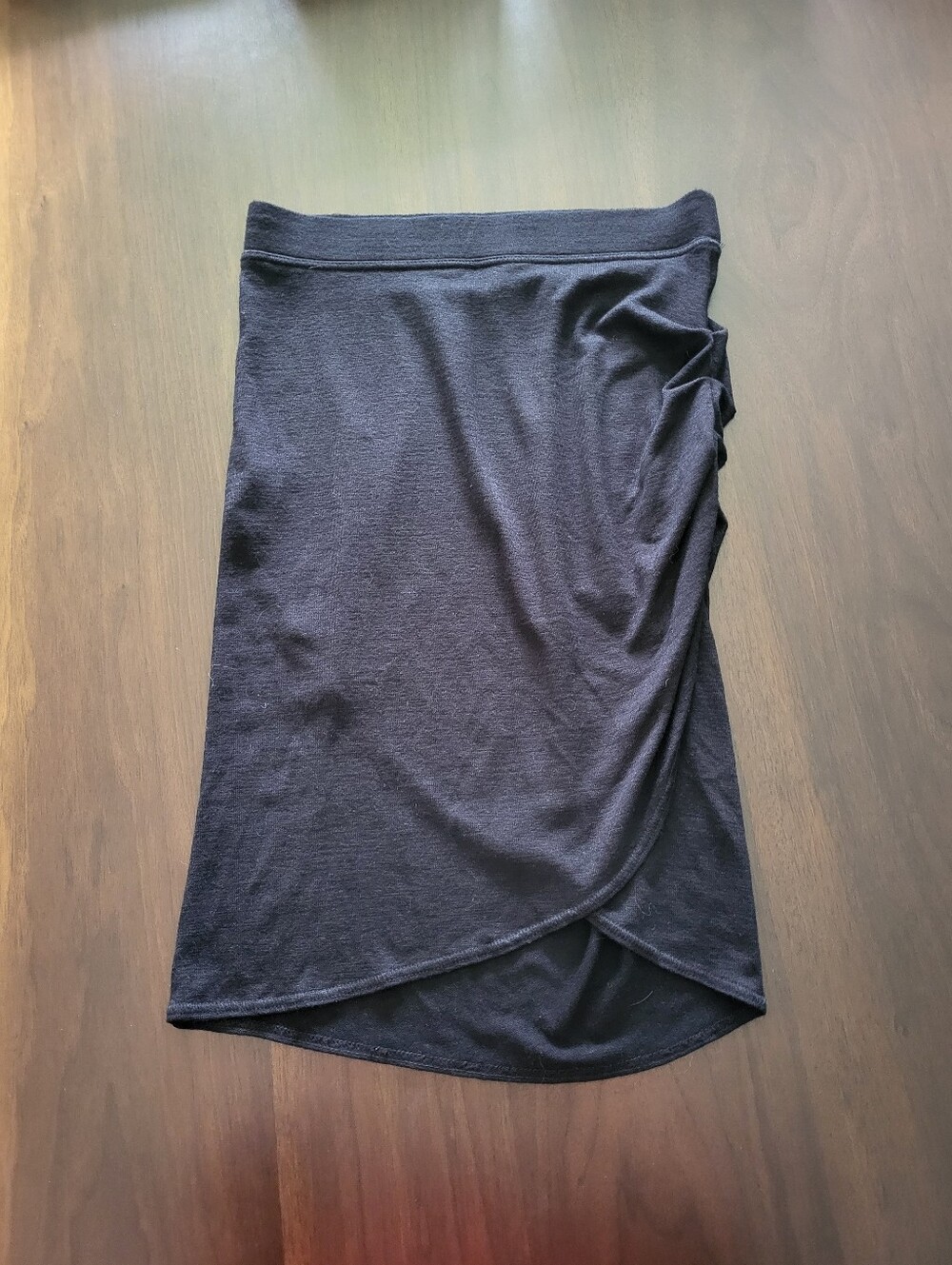 Wilfred Black Asymmetrical Tulip-Hem Knit Skirt